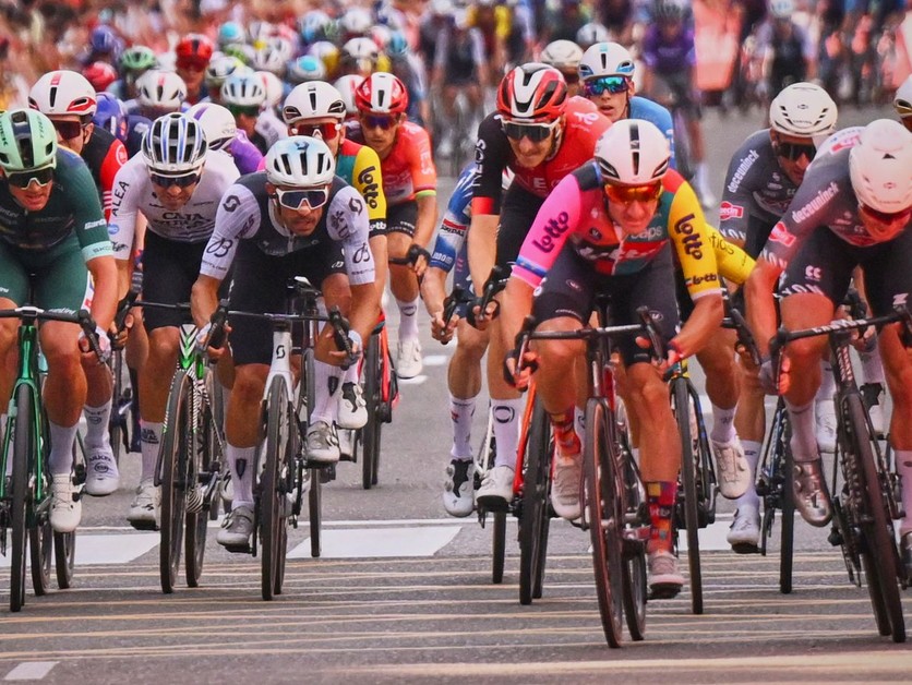 ONLINE prenos zo 16. etapy na Vuelta a Espaňa 2026 LIVE.