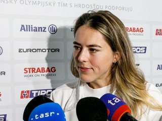 Petra Vlhová odpovedá na otázky novinárov.