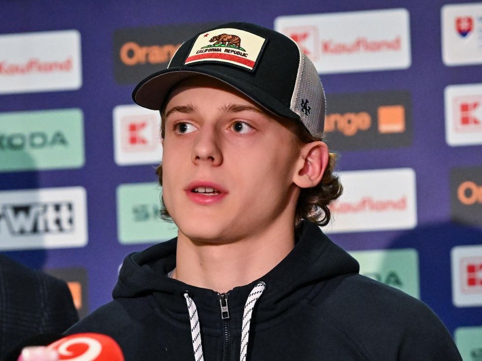 Talentovaný slovenský hokejista Luka Radivojevič po skončení MS hráčov do 18 rokov 2024.