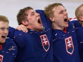 Slovenskí hokejisti po zápase o bronz na MS 20 v roku 1999 vo Winnipegu.