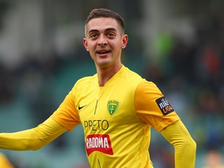 Na snímke v popredí hráč Žiliny Michal Faško.