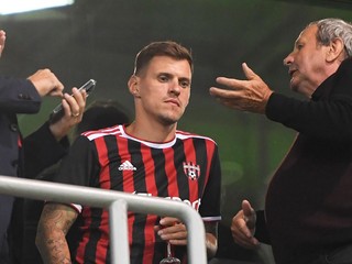 Ján Kozák (vpravo) a Martin Škrtel počas odvetného zápasu SC Dnipro-1 - Spartak Trnava.