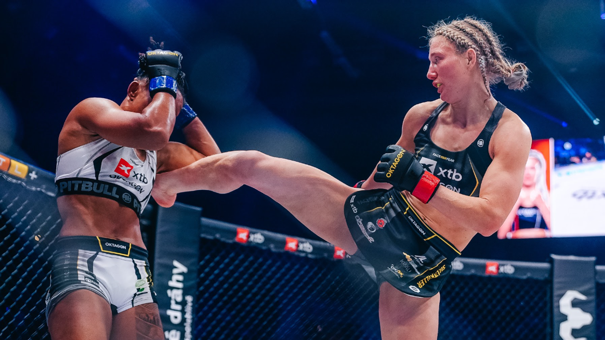 Szabová zasahuje súperku.