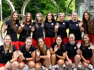 Slovenské florbalové reprezentantky počas odchodu na Svetové hry do Číny.