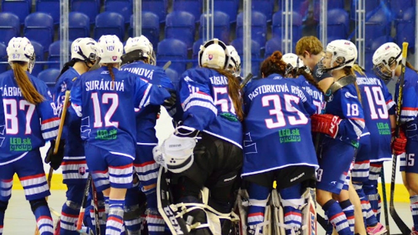 Slovensko vs. Kanada: ONLINE prenos z MS v hokejbale žien 2022.