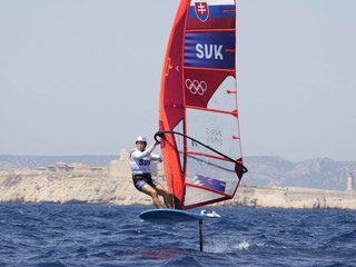 Slovenský windsurfista Róbert Kubín.