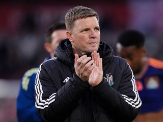 Na archívnej snímke tréner Newcastlu United Eddie Howe.