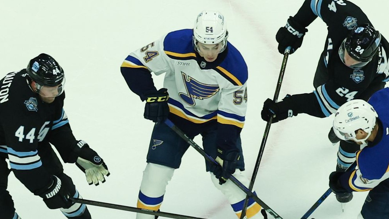 Dalibor Dvorský v drese St. Louis Blues.