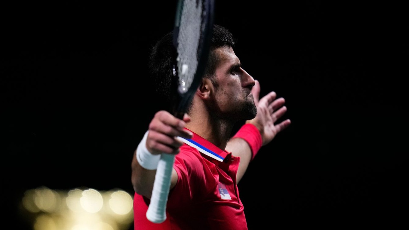 Srbský tenista Novak Djokovič vo štvrťfinále Davis Cupu 2023.