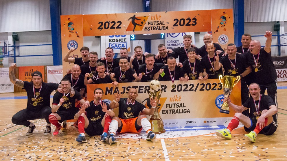 Futsalisti Mimelu Lučenec sa tešia z majstrovského titulu.