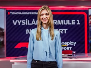 Karolína Bulisová je moderátotkou F1 na televíznej stanici Nova Sport.