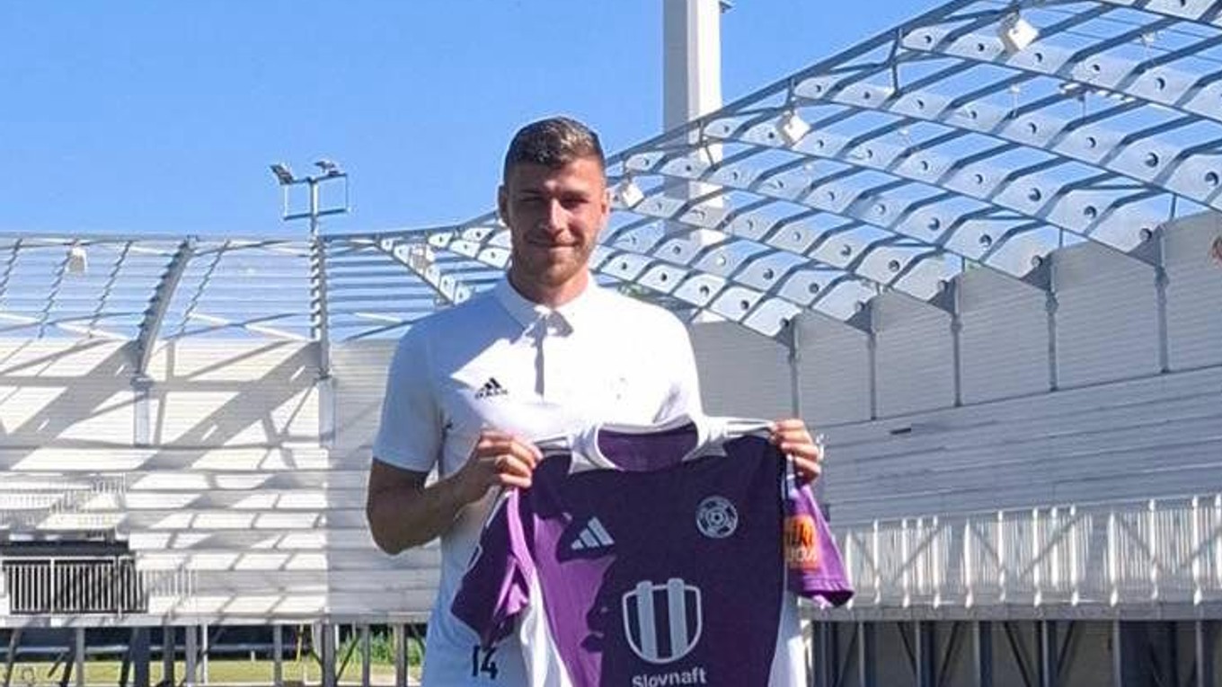 Filip Kiss s dresom KFC Komárno.