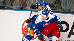 Alex Tamáši v súboji v prípravnom zápase Slovensko - Česko.