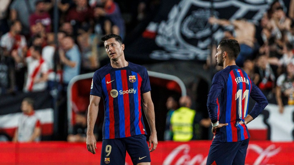 Smutní hráči FC Barcelona.