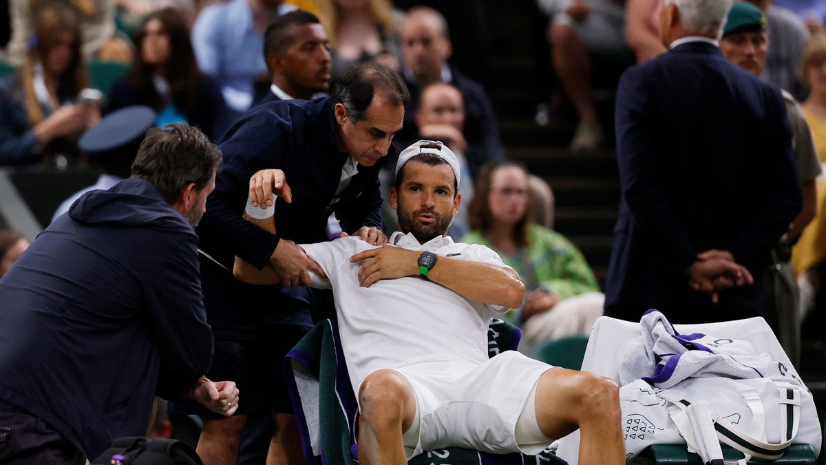 Grigor Dimitrov sa zranil v osemfinále grandslamového turnaja WImbledon 2025.