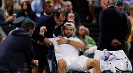 Grigor Dimitrov sa zranil v osemfinále grandslamového turnaja WImbledon 2025.