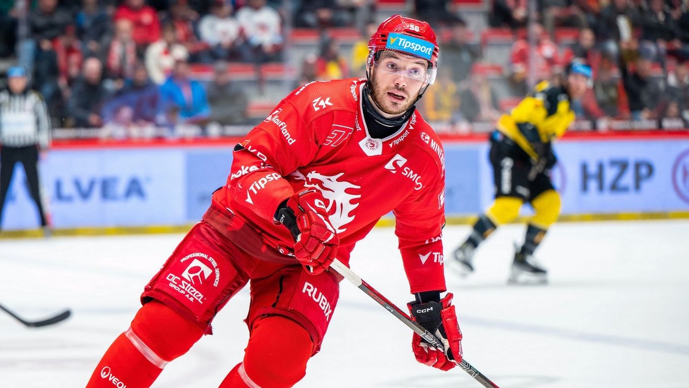 Marko Daňo v drese HC Oceláři Třinec.