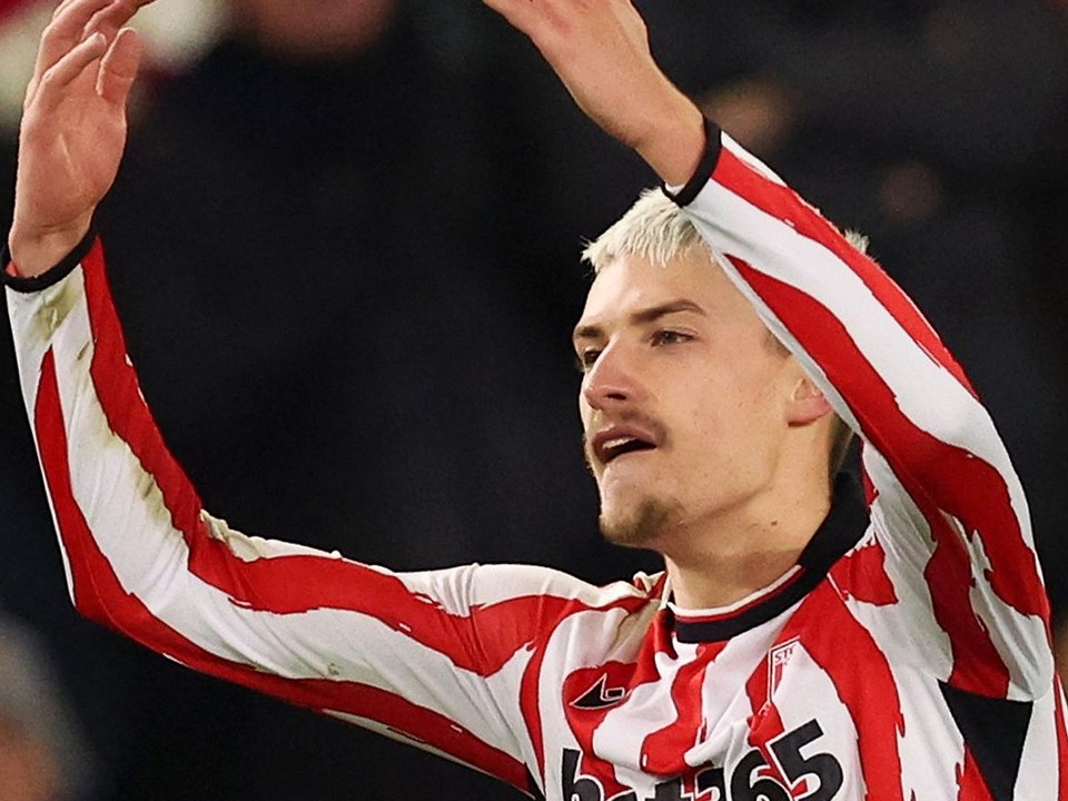 Tomáš Rigo oslavuje gól v drese Stoke City. 