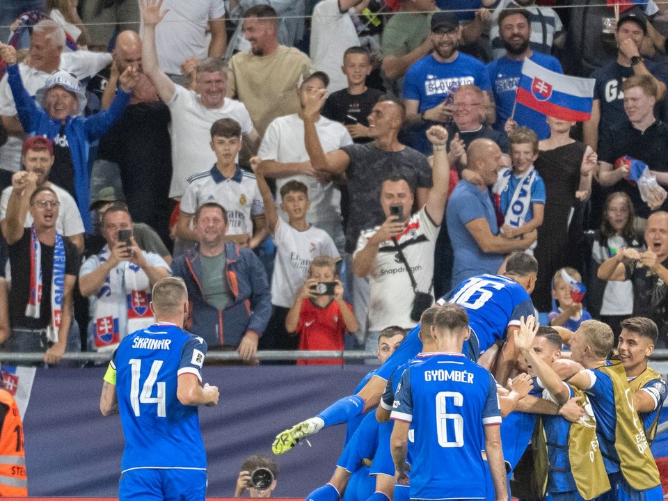 Gólová radosť slovenských futbalistov po góle na 2:0 v úvodnom kvalifikačnom zápase na MS 2026 A-skupiny Slovensko - Nemecko.