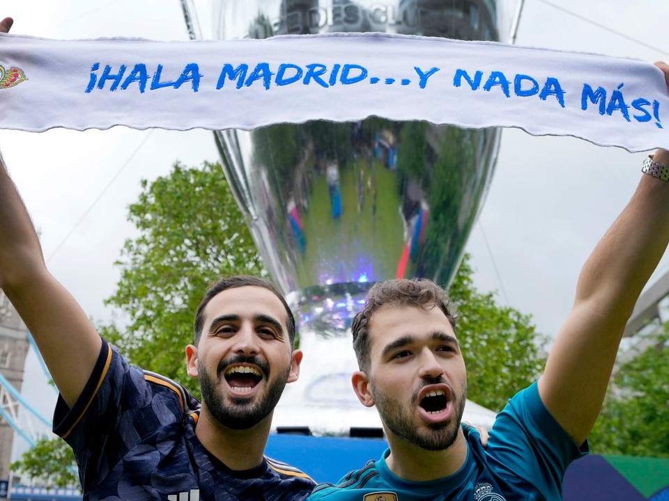Fanúšikovia Realu Madrid pred finále Ligy majstrov 2023/2024.
