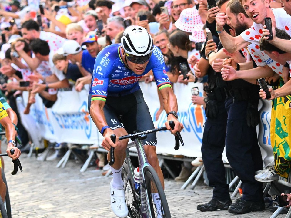 Mathieu van der Poel počas Tour de France 2026.