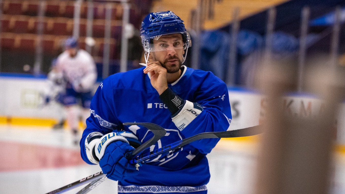 Marek Hrivík v drese Leksandu.