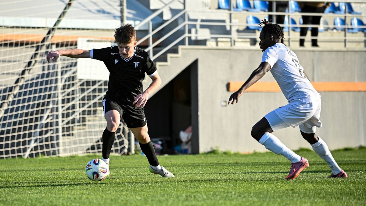Záber zo zápasu FC Struga - AS Trenčín