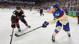 Viliam Čacho v zápase Slovensko - Kanada vo štvrťfinále MS v hokeji 2024.