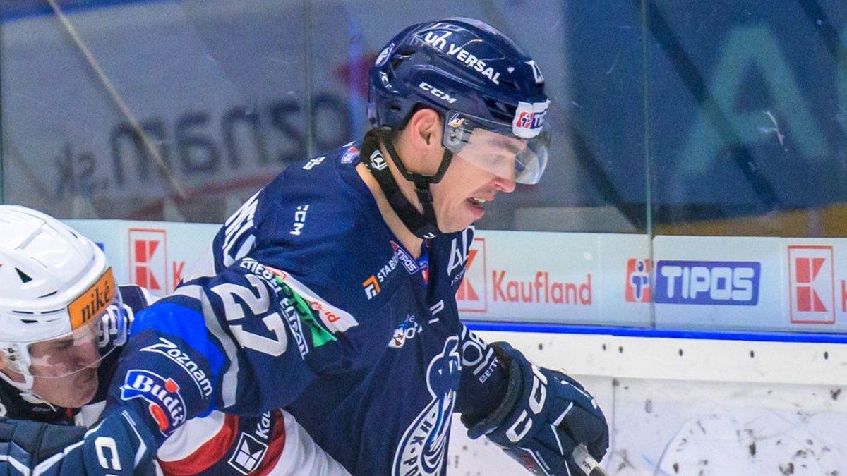 Adam Cracknell (Poprad) počas zápasu Tipos extraligy.