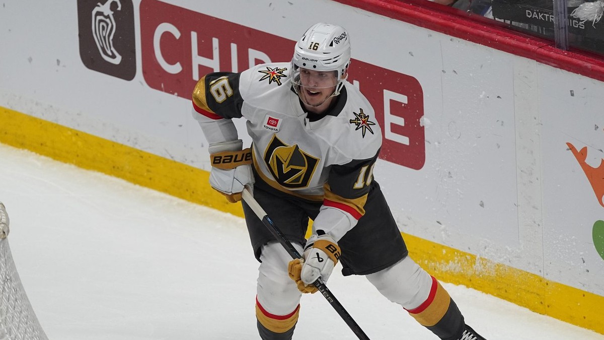 Pavel Dorofejev v drese Vegas.