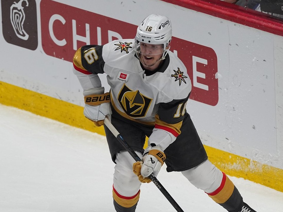 Pavel Dorofejev v drese Vegas.