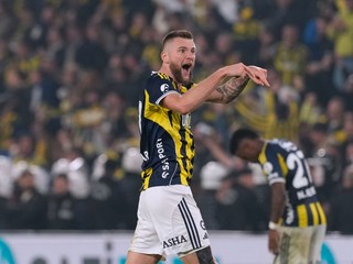 Milan Škriniar v drese Fenerbahce.