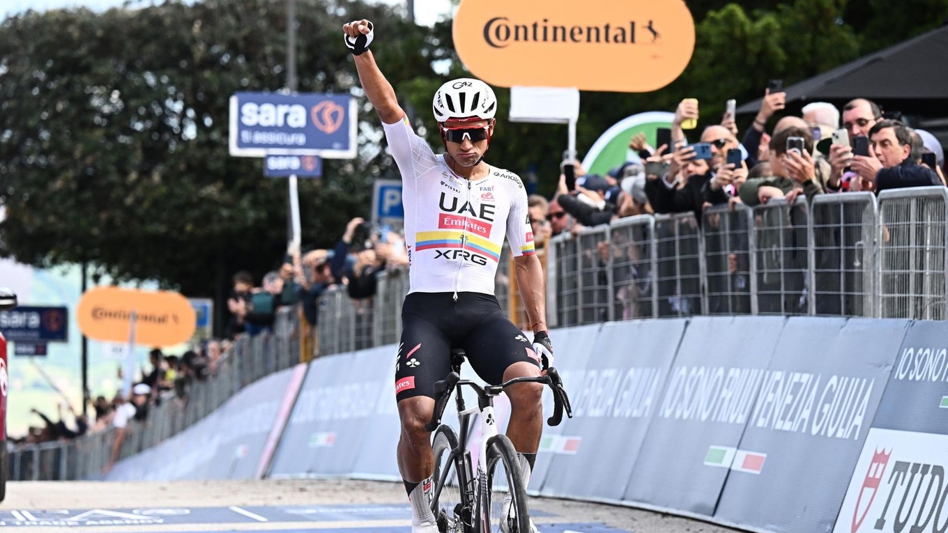 Ekvádorský cyklista Jhonatan Narváez vyhráva 8. etapu pretekov Giro d'Italia 2026.