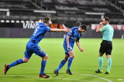 Matúš Bero oslavuje prvé góly za Vitesse v tejto sezóny. Dvakrát sa trafil proti Heraclesu.