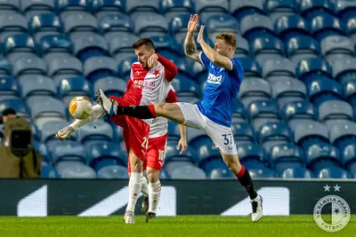 Jakub Hromada v odvetnom zápase osmefinále Európskej ligy 2020/21 na ihrisku Glasgow Rangers.