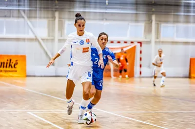 Futsal SRWA-SVK-TAL-Klaudia Tyčiaková_Erika Ferrara_Prípravný zápas 090924 4.jpg