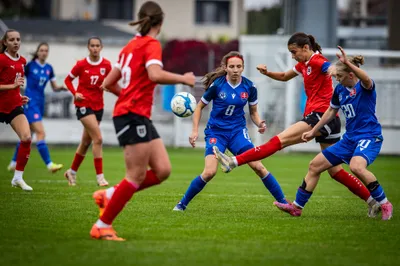 WU19 SVK-AUT-1-2-Lucia Rumančíková-č-8-Klára-Cabúková-č-20