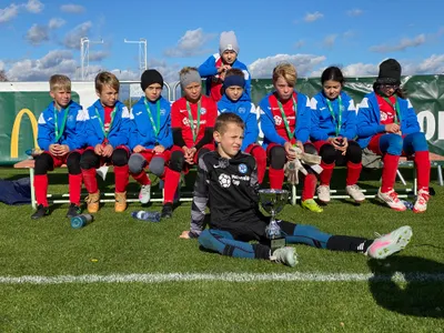 Hlavná cena_Majstri Slovenska 2025_McD Cup_ZŠ Spojová BB (1).jpg