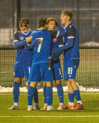 radosť vlavo lukac andrej vpravo zahradnik Oleg.jpg