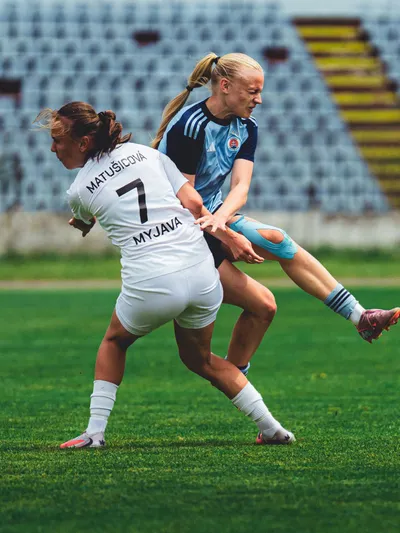 slovan ženy 3.jpg