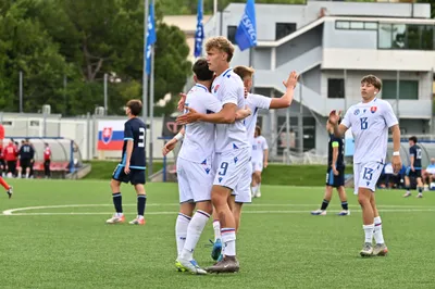 slovenská radost maros novak 9 simon balaz 13 .jpg
