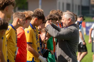 dekorovanie hracov DAC Krsko.jpg