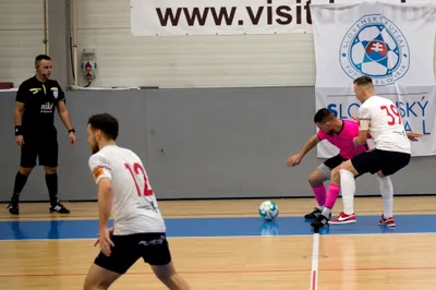 Dohrávka 10.kola Niké Futsal Extraligy Futsal Team Komárno - Pinerola 1994 Futsal Academy BA 8:3