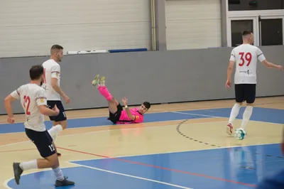 Dohrávka 10.kola Niké Futsal Extraligy Futsal Team Komárno - Pinerola 1994 Futsal Academy BA 8:3