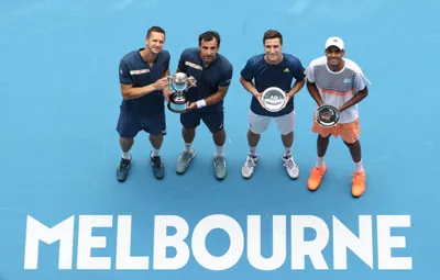 Zľava Filip Polášek, Ivan Dodig, Joe Salisbury a Rajeev Ram po finále Australian Open 2021.