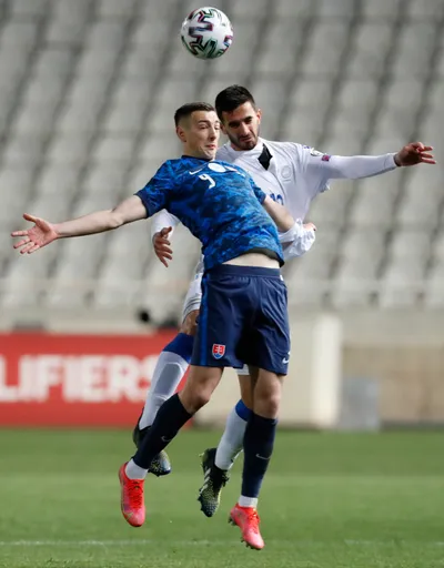 Róbert Boženík v zápase Cyprus - Slovensko, kvalifikácia na MS vo futbale 2022.