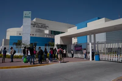 Hromadná bitka fanúšikov na zápase Queretaro - Atlas.