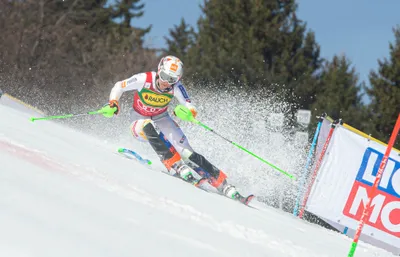 Petra Vlhová počas slalomu v stredisku Courchevel/Méribel 2022.