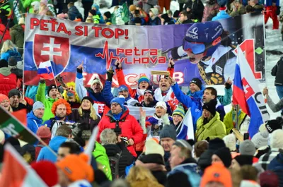 Slovenskí fanúšikovia vo Flachau. 