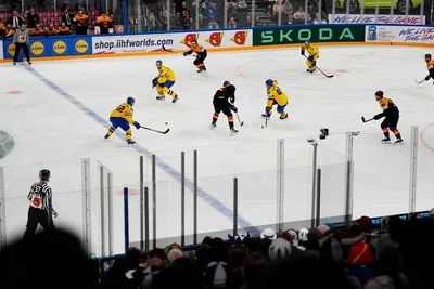 Momentka zo zápasu Švédsko - Nemecko na MS v hokeji 2023.